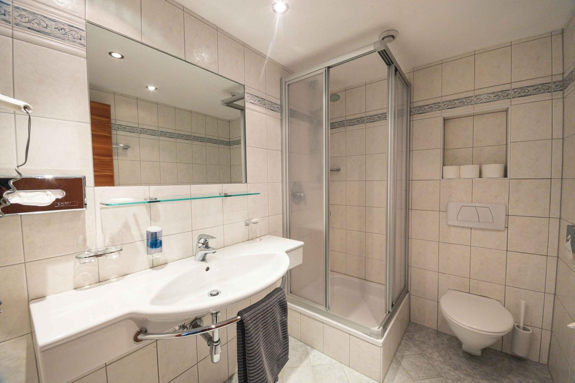 Hotel Tirolerhof Serfaus Habitación foto